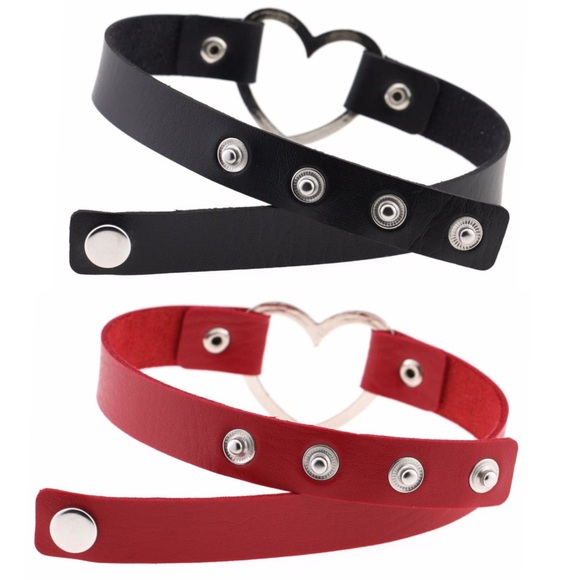 Punk Gothic Vegan Leather Choker with Heart Ring - Picture 9 of 16